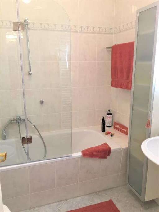 Gruenderzeitwohnung In Beliebter Suedvorstadt Leipzig Bagian luar foto